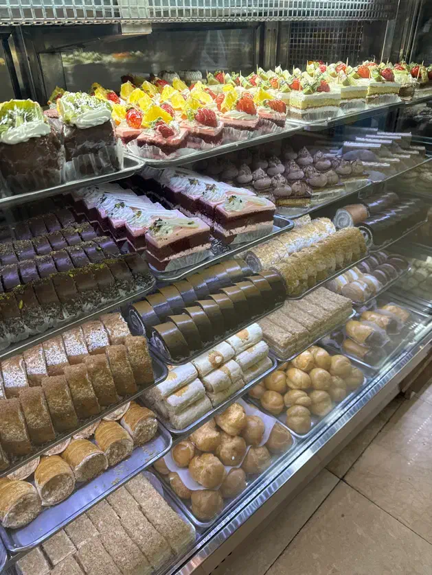 کارگر ساده و فروشنده با جای خواب|استخدام خدمات فروشگاه و رستوران|تهران, امانیه|دیوار