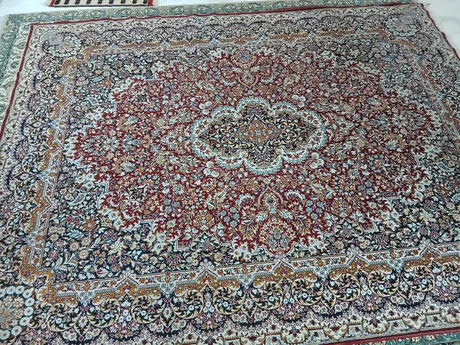 تعدادی فرش ۱۲،۷،۲،۴ متری و یک بخاری وتابلودرحدنو.|فرش|دماوند, گیلاوند|دیوار