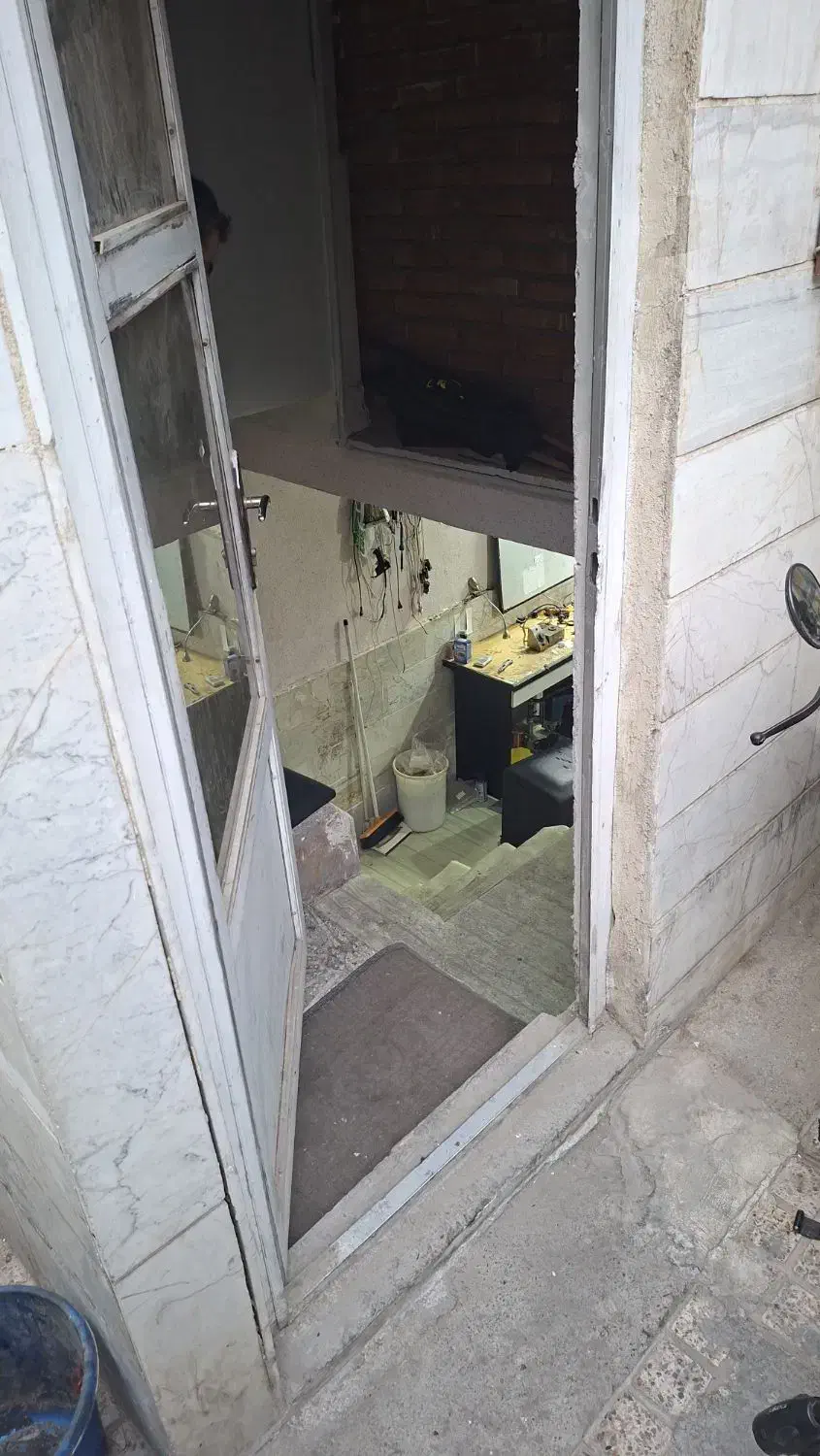 زیرزمین کارگاه انبار مسکونی