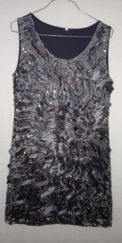 کفش و لباس|لباس|خوی, |دیوار