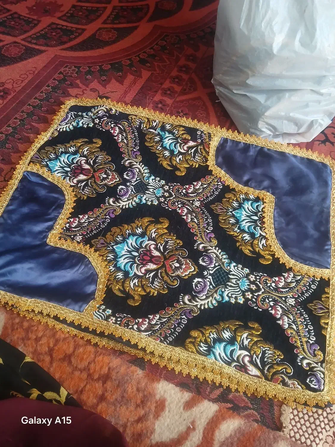 بالشت پشتی|پشتی|بمپور, |دیوار