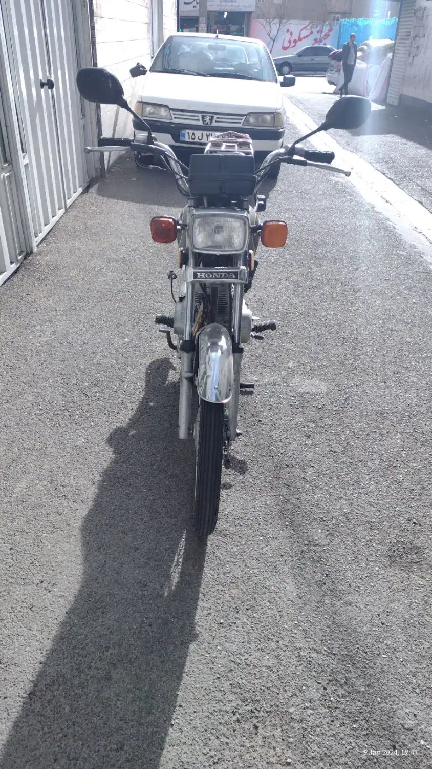 هوندا ۱۲۵ کاربراتوری|موتورسیکلت|اندیشه, اندیشه فاز ۱|دیوار