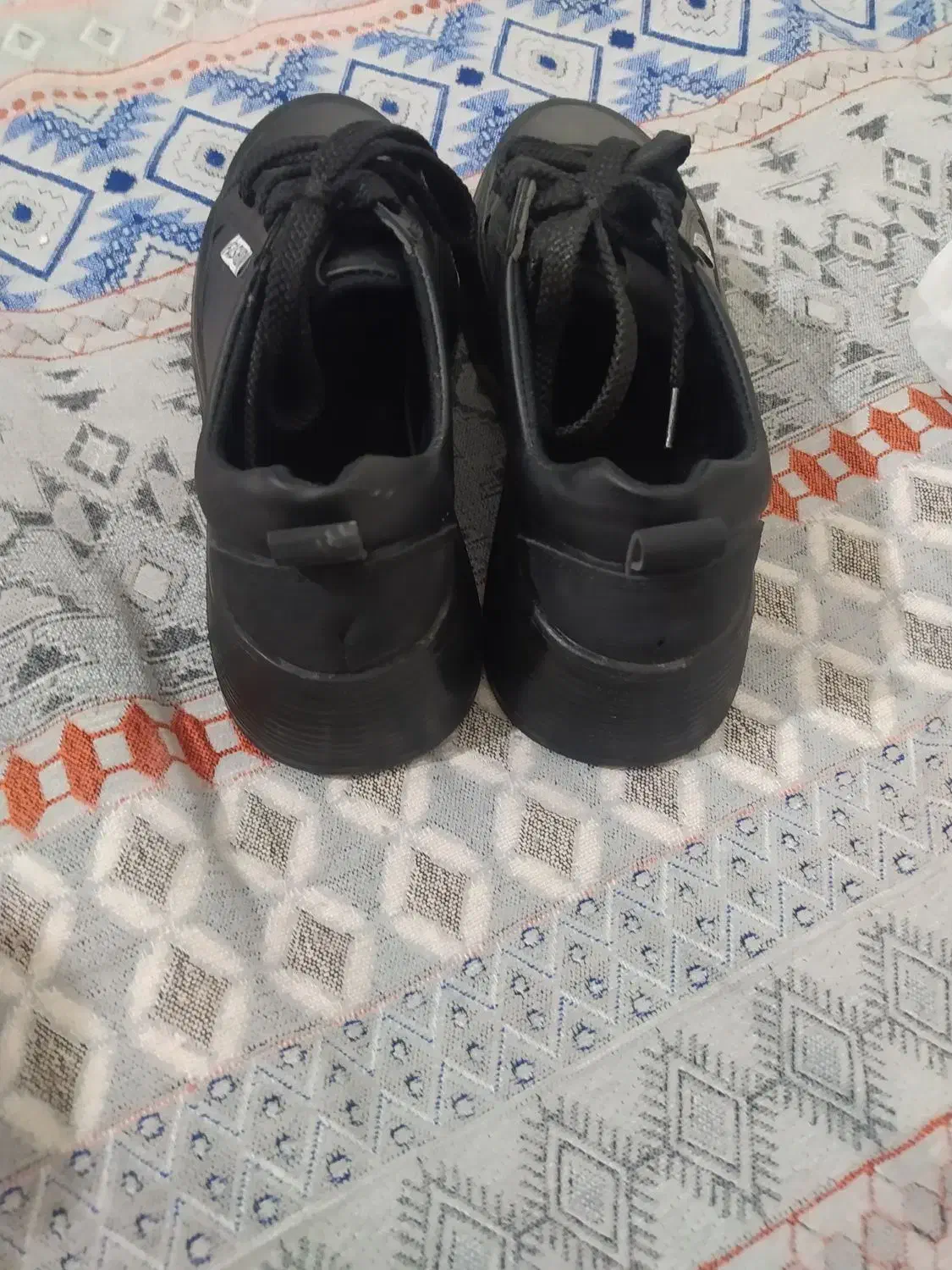 کیف وکفش|کیف، کفش، کمربند|ایوان, |دیوار