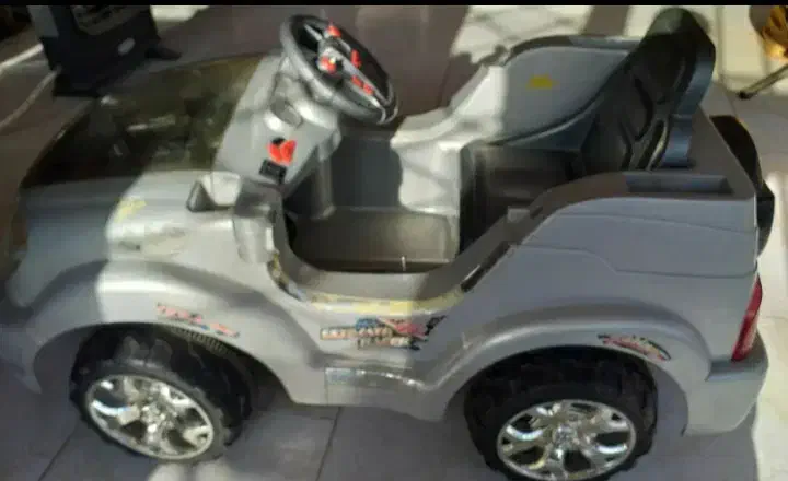 ماشین شارژی کنترلی دو موتوره قوی|اسباب‌‌بازی|تربت جام, شهید نصرالهی|دیوار