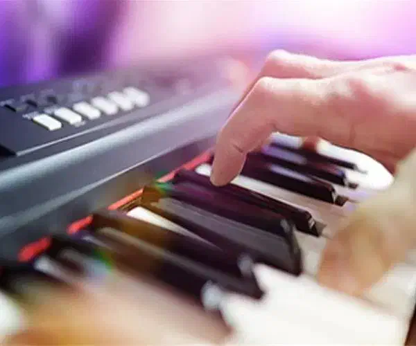 نوازنده کیبورد (korg کرگ) هستم باتجربه|خدمات پذیرایی، مراسم|تهران, سلسبیل شمالی|دیوار