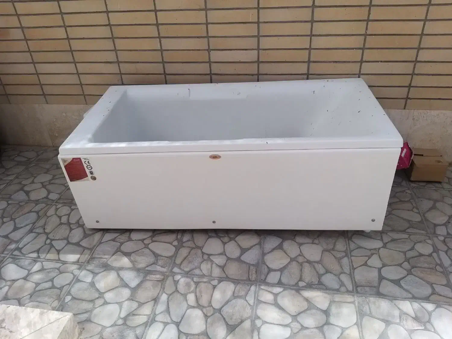 وان برند فارس وان|لوازم حمام|شهرضا, |دیوار