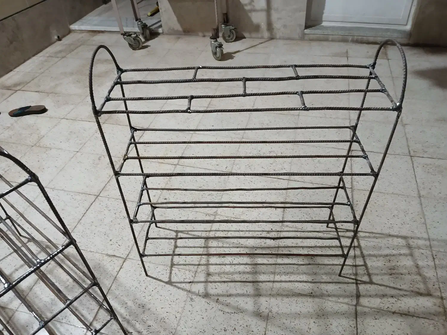 باسلام جا کفشی دست ساز رنگ شدش و اون یکی رنگ نشده|جاکفشی، کمد، دراور|مسجد سلیمان, |دیوار