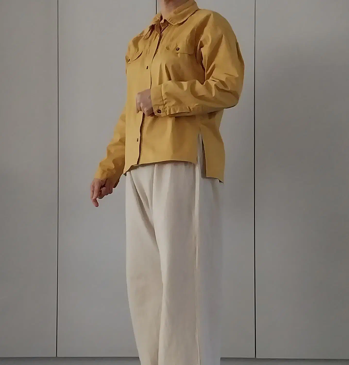 مانتو و شومیز|لباس|رشت, بوسار|دیوار