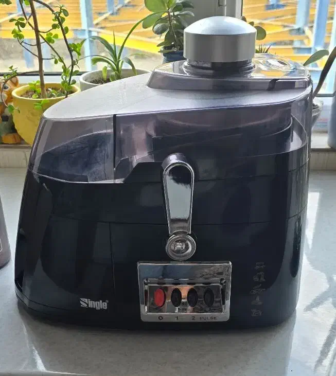 فروش آبمیوه گیری مارک سینگل|آبمیوه‌گیر و آب‌مرکبات‌گیر|سنندج, |دیوار