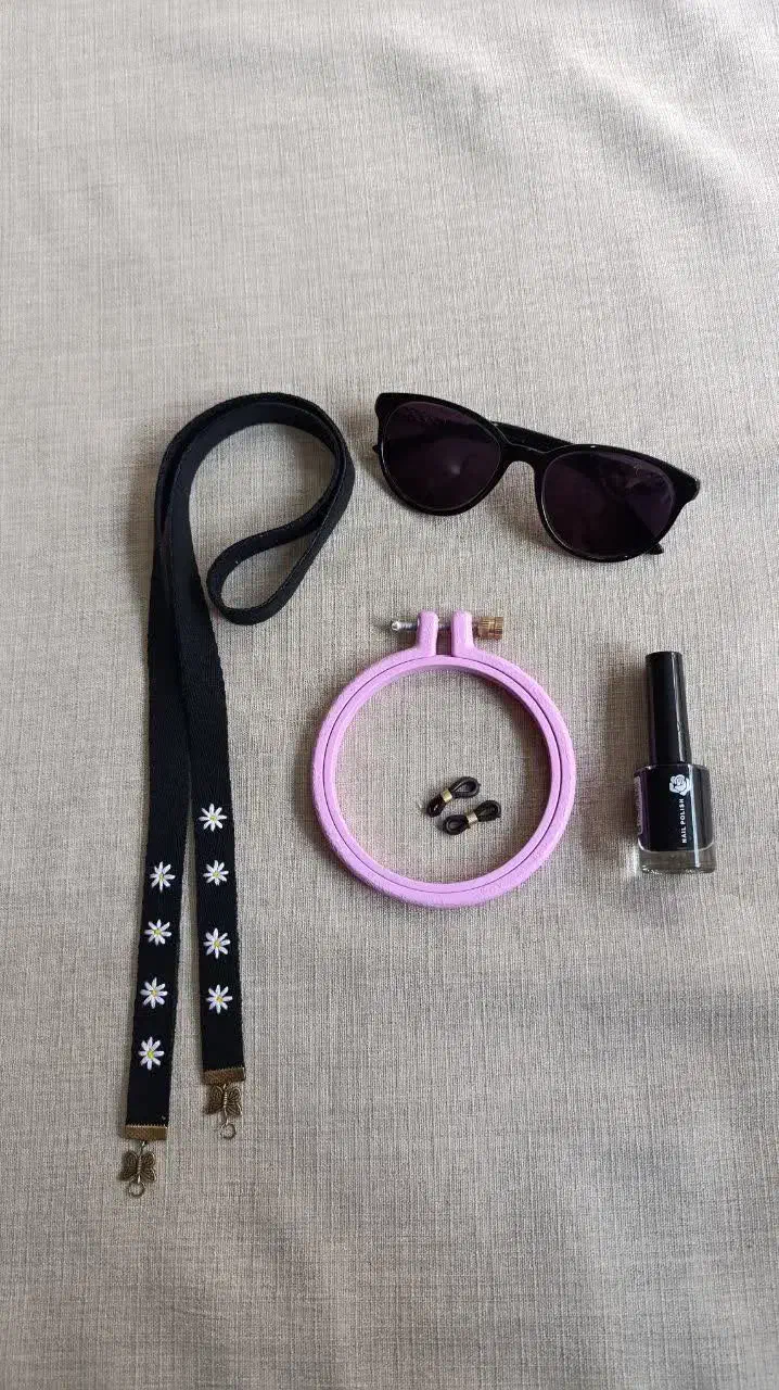 بندعینک گلدوزی شده|زیورآلات و اکسسوری|اصفهان, ستار|دیوار