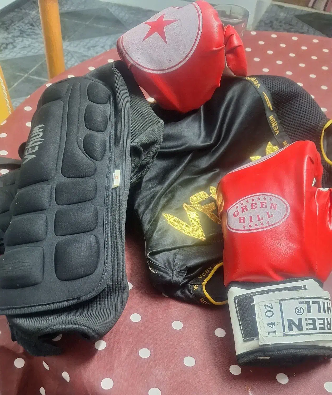 دستکش بوکس،زانو بند بوکس،شلوارک بوکس|تجهیزات ورزشی|اراک, |دیوار