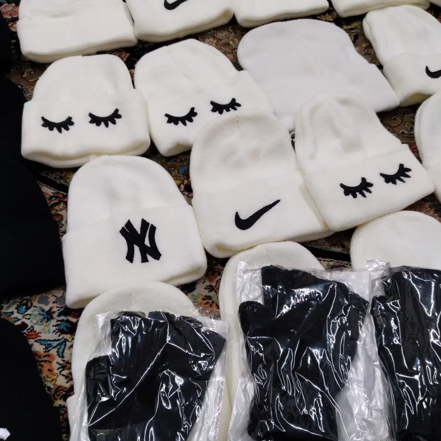 کلاه بافت|لباس|فولادشهر, B2|دیوار