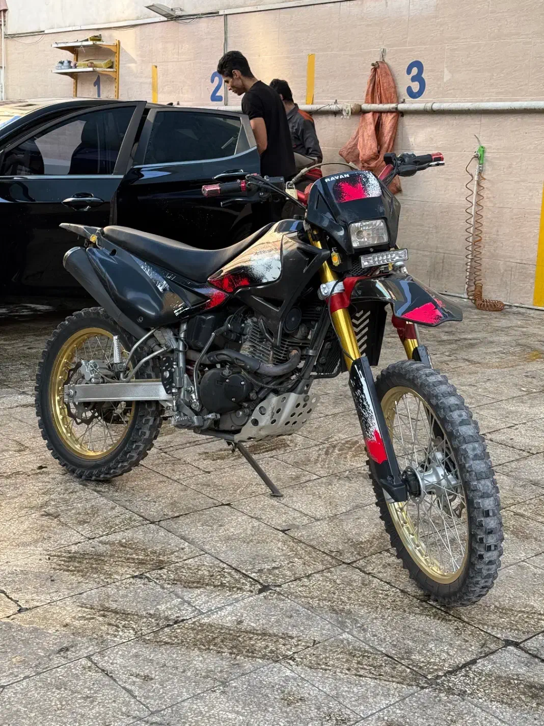 روان مدل ۴۰۰|موتورسیکلت|مشهد, شهید رضوی|دیوار