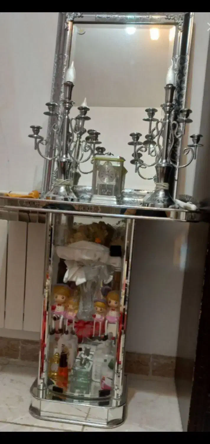 آینه و شمعدان|آینه|گلپایگان, |دیوار