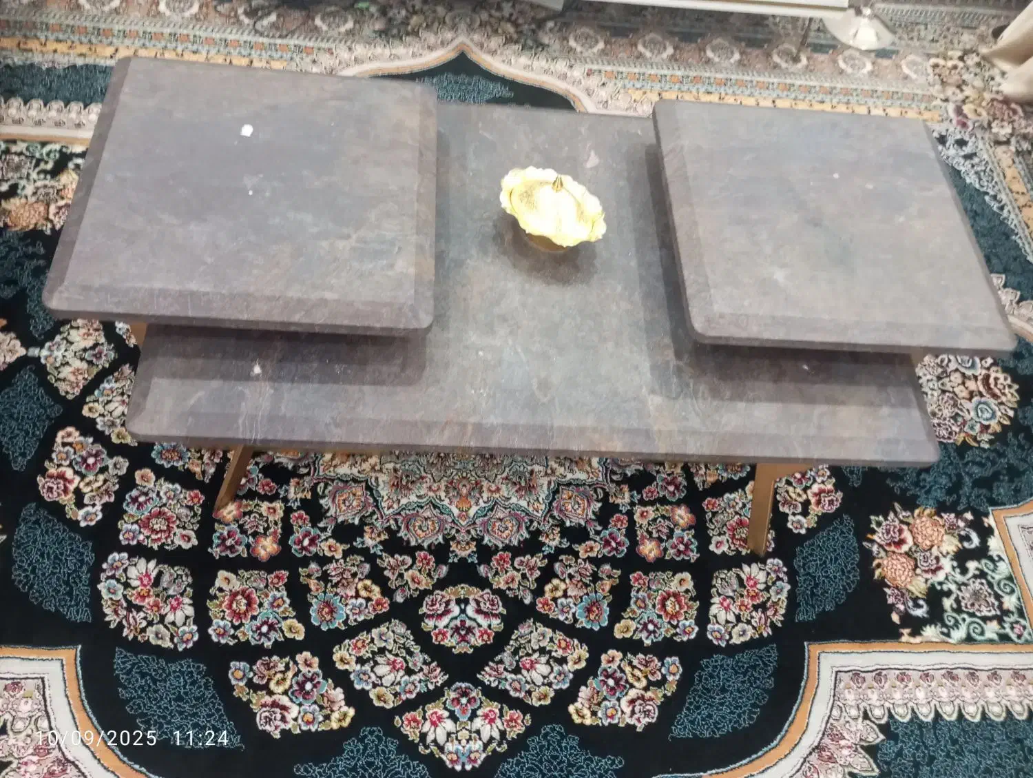 به دلیل کوچک بودن فضا|مبلمان خانگی و میز عسلی|تهران, خاک سفید|دیوار