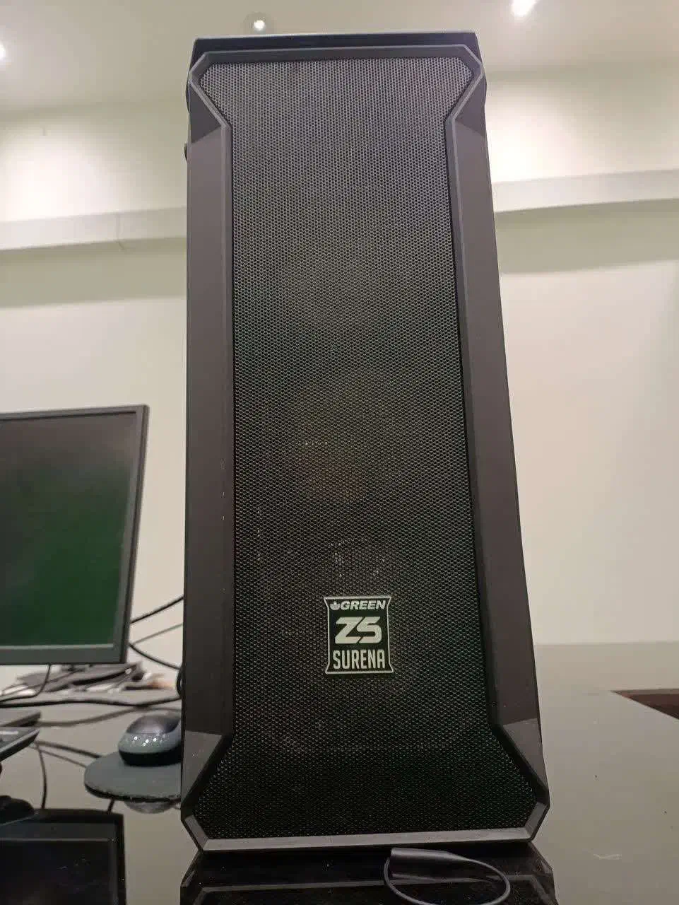 یک سیستم مناسب کارهای گرافیکی و تدوین|رایانه رومیزی|تهران, فلسطین (میدان انقلاب)|دیوار