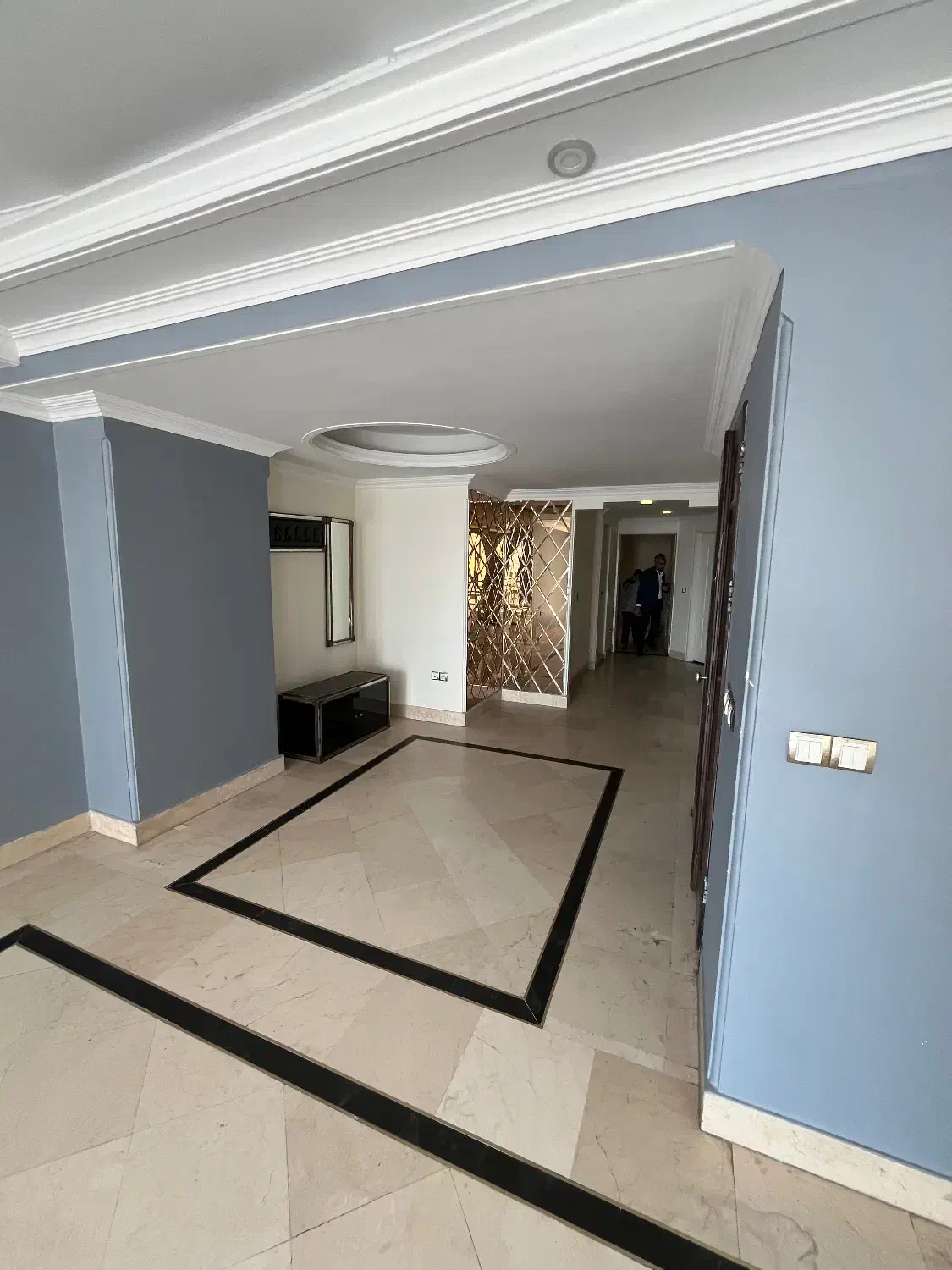 ۲۱۵متر زعفرانیه*دید تهران*خوش نقشه*تراس چیدمان