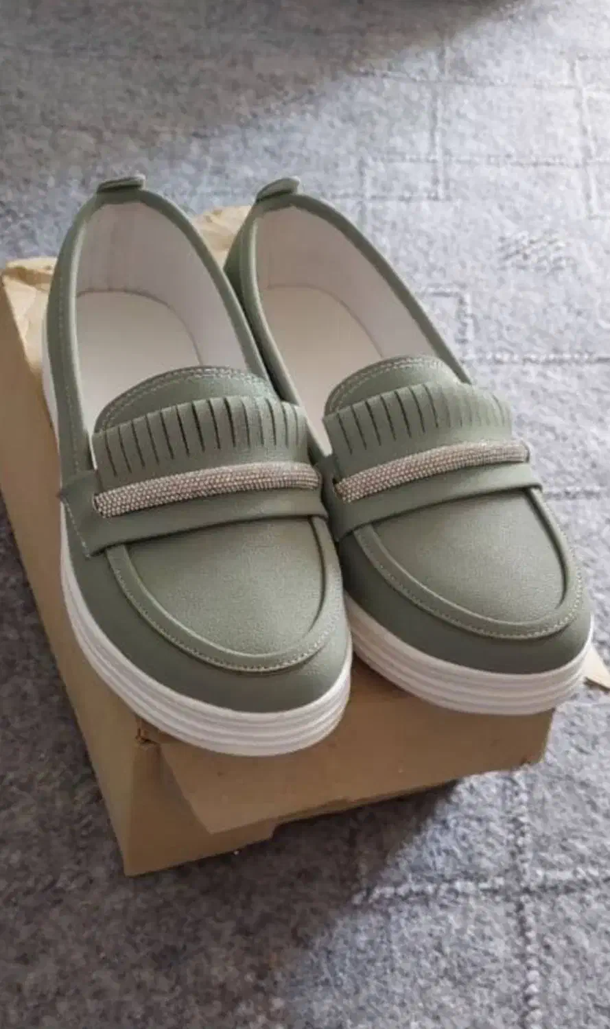 کفش بسیار راحتی سایز ۳۸|کیف، کفش، کمربند|میانه, |دیوار