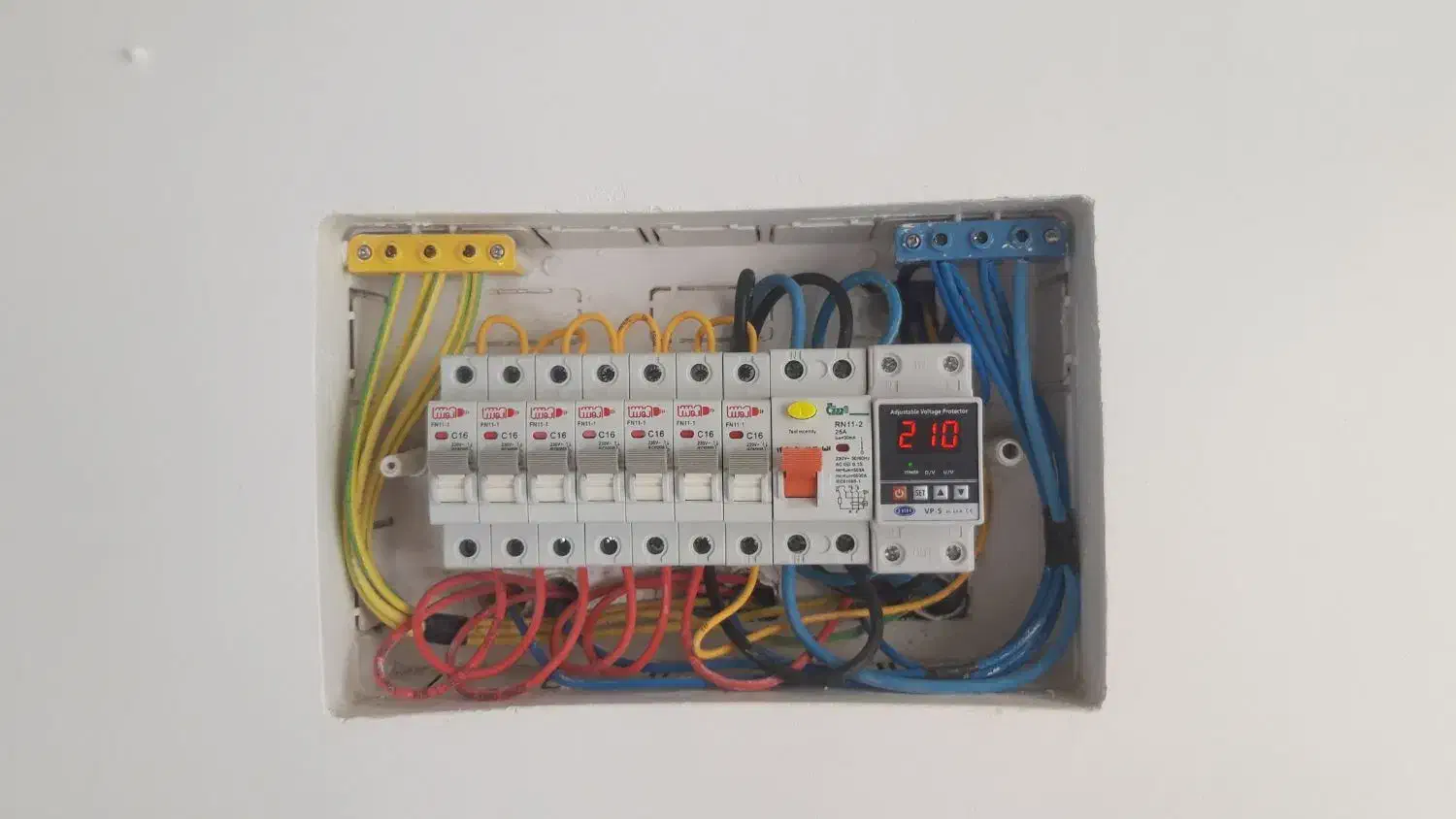 برقکارسیار/آیفون، فیوز|خدمات پیشه و مهارت|کرج, گلشهر|دیوار