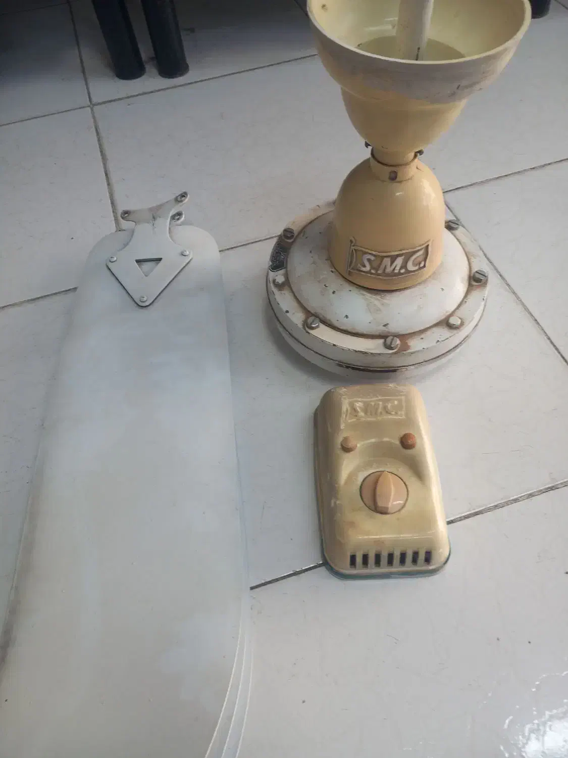 پنکه سقفی|پنکه و تصفیهکنندهٔ هوا|سبزوار, قاضی زاد|دیوار