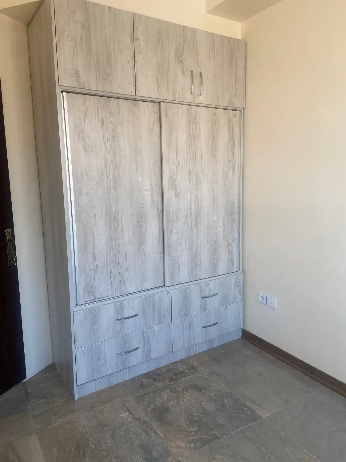 ۶۰ متر دو خواب طبقه چهارم