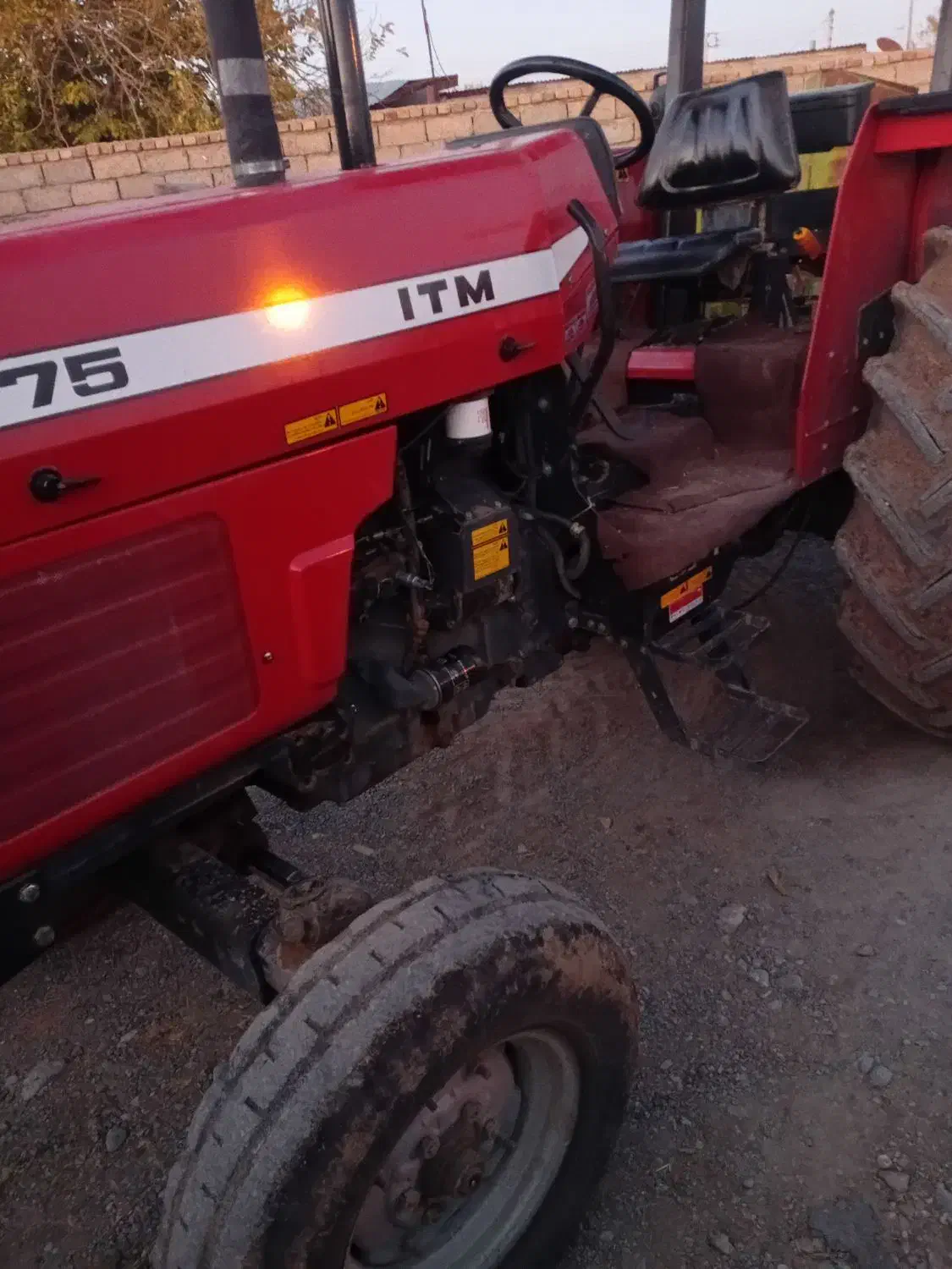 تراکتور ۴۷۵تک عتیقه|خودرو سنگین|کنگاور, |دیوار