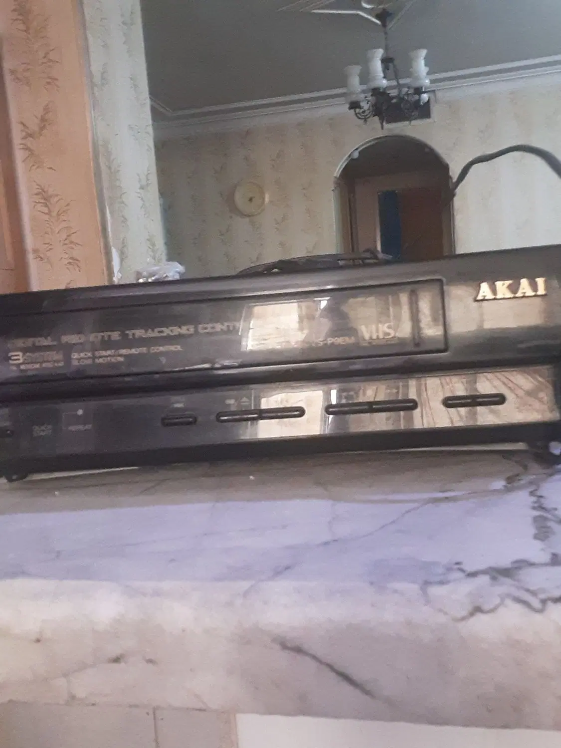 ویدئو|پخش‌کننده DVD و ویدیو|رباط‌کریم, رباط‌کریم|دیوار