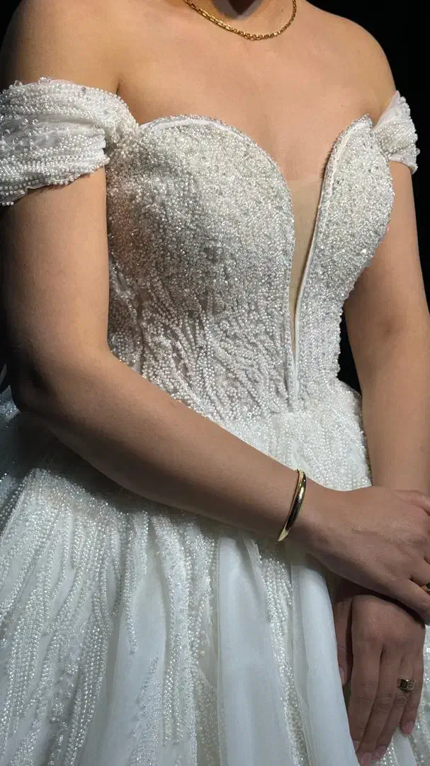 فروش ویژه لباس عروس تور و تاج به قیمت اجاره|لباس|شیراز, کلاهدوز|دیوار