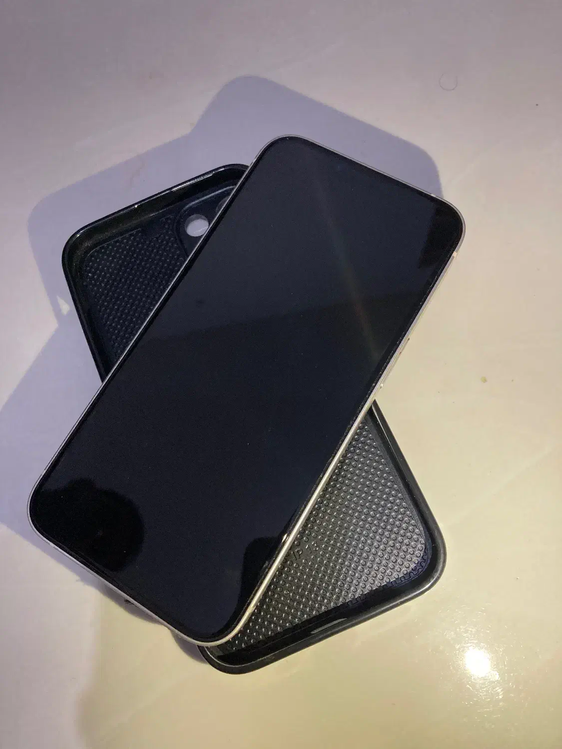 آیفون۱۳سفید۲۵۶zaaدرحد نو|موبایل|نیشابور, ۲۲ بهمن|دیوار