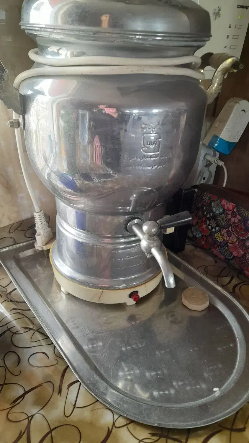 سماور عالی نسب کاملا سالم|سماور، چای‌ساز، قهوه‌ساز|آمل, |دیوار