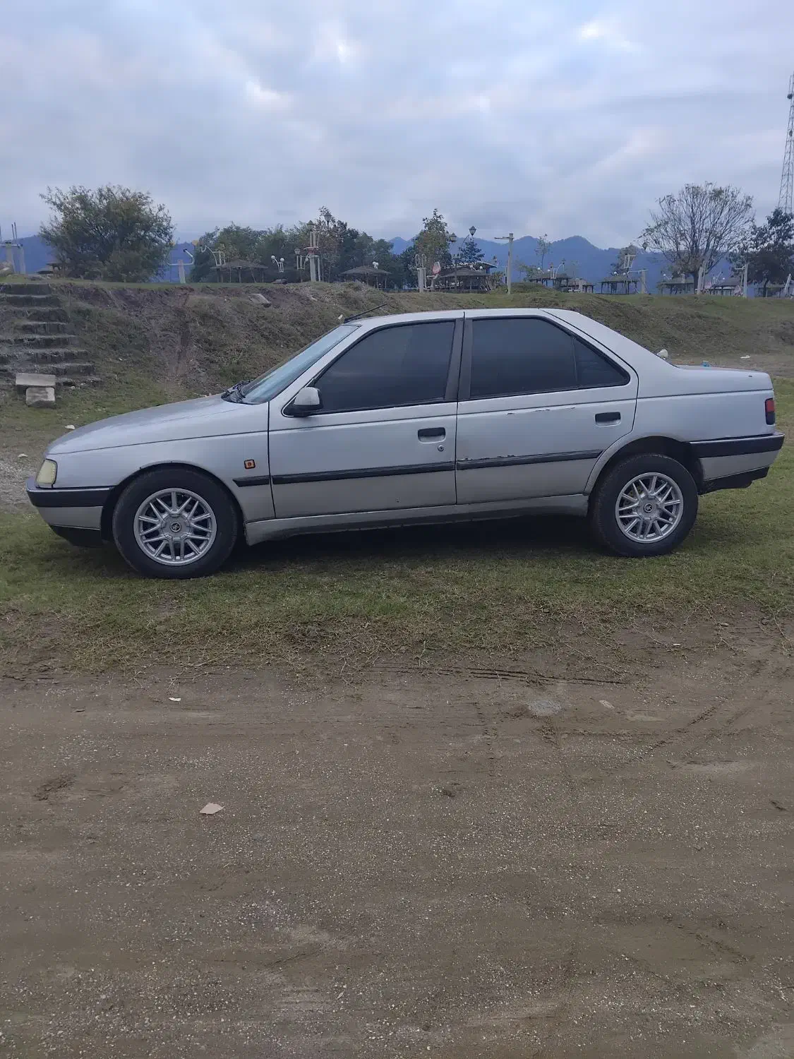 فروش فوری|خودرو سواری و وانت|حویق, |دیوار