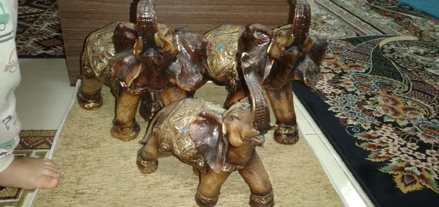 تعدادی مجسمه و شب خواب|مجسمه، تندیس، ماکت|خمینیشهر, |دیوار