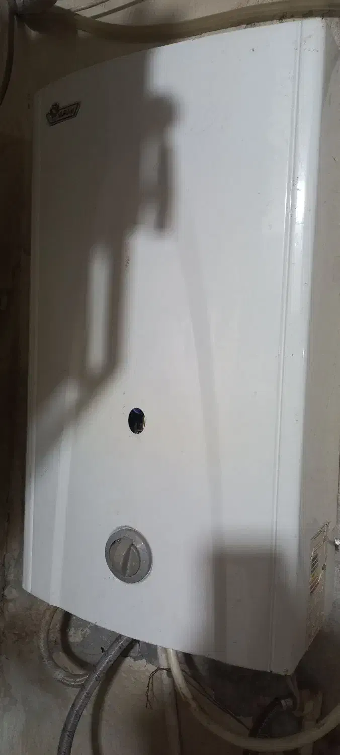 ابگرمکن دیواری ایران شرق در حد نو|آبگرمکن، پکیج، شوفاژ|آبادان, |دیوار