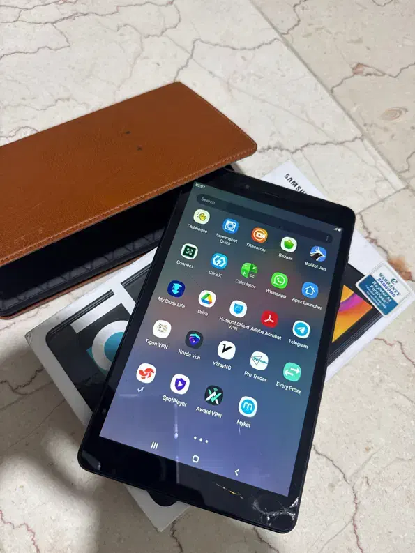 Galaxy tab A|تبلت|تهران, نیروی هوایی (پیروزی)|دیوار