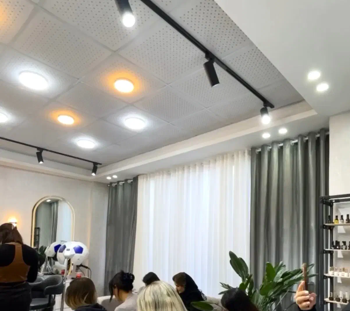 لامپ های ریلی و پروژکتور و روکار|لامپ و چراغ|لاهیجان, شیشه گران|دیوار