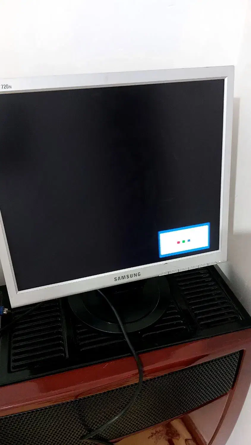 مانیتور سامسونگ ۱۷ اینج|قطعات و لوازم جانبی رایانه|رشت, ولکس|دیوار