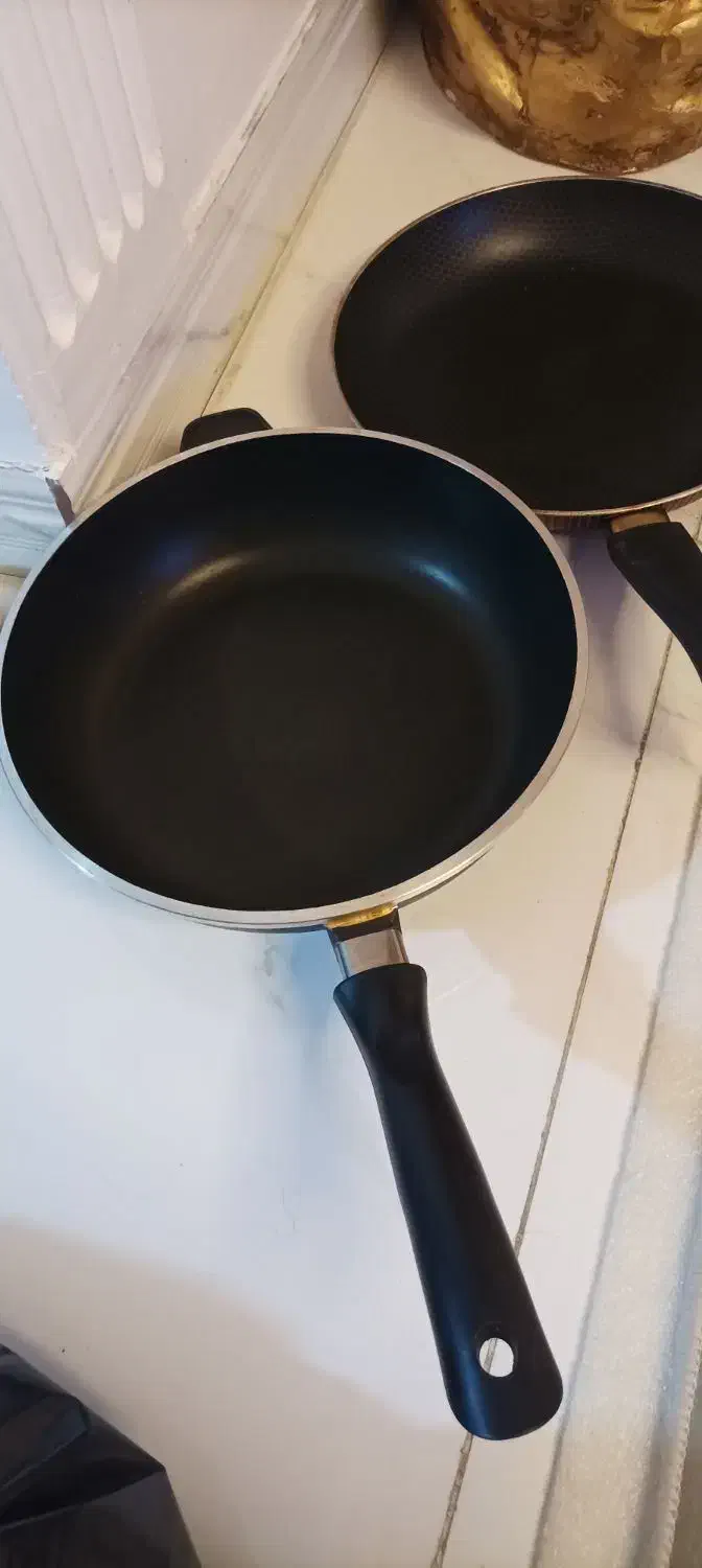 سه عدد ماهی تابه|ظروف پخت‌وپز|سقز, |دیوار