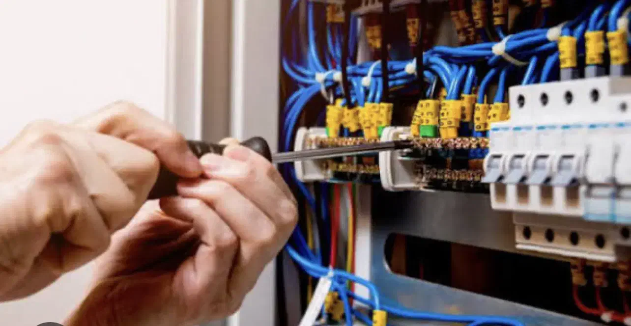 نصب دوربین سیم کشی برقکاری|خدمات پیشه و مهارت|تهران, شیوا|دیوار