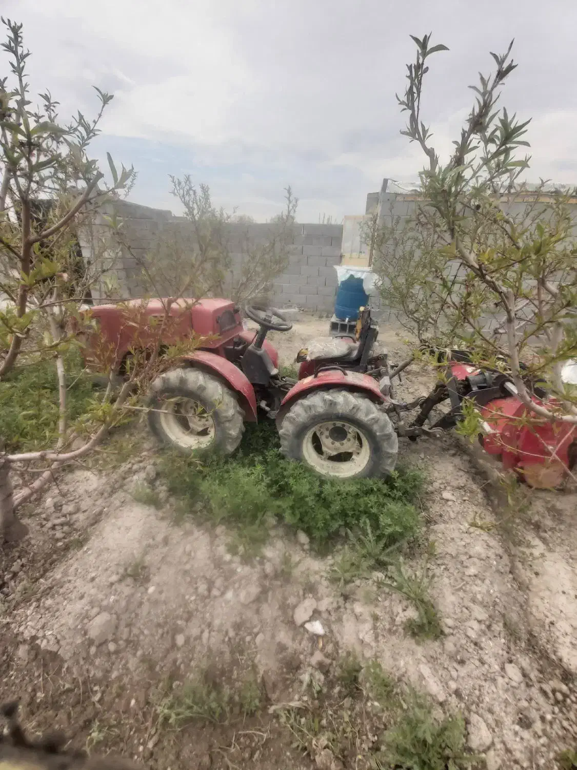 خدمات شخم زنی،کلتوات،گاوآهن تراکتور باغی کوچک پرس|خدمات باغبانی و درختکاری|ارومیه, |دیوار