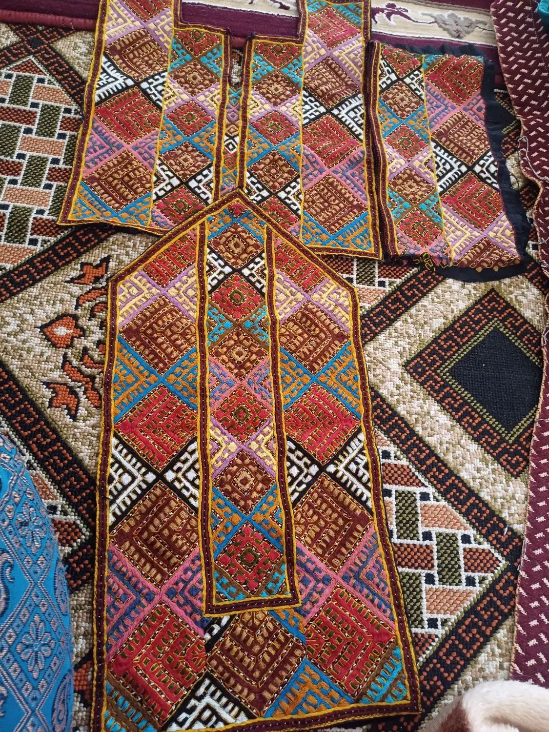 زی آستین|لباس|زهک, |دیوار