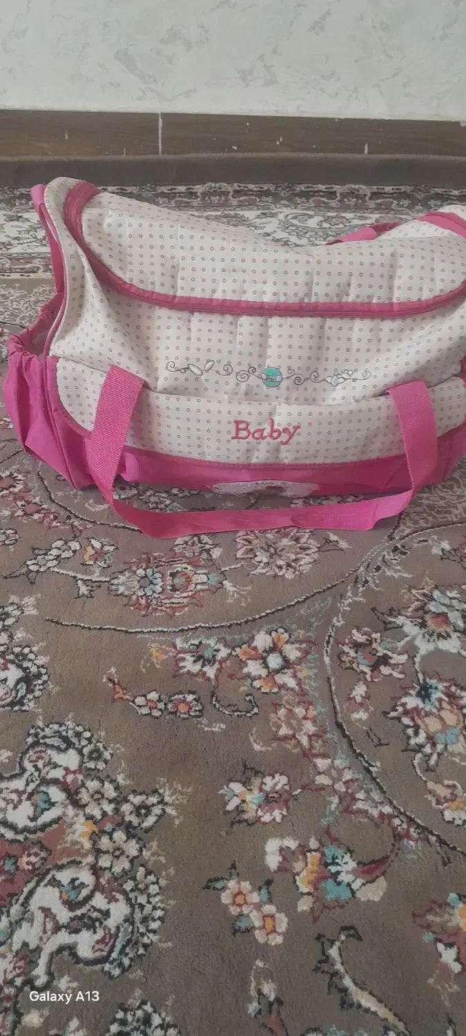 کیف و پشه بند در حد نو|اسباب و اثاث بچه|خرمآباد, |دیوار