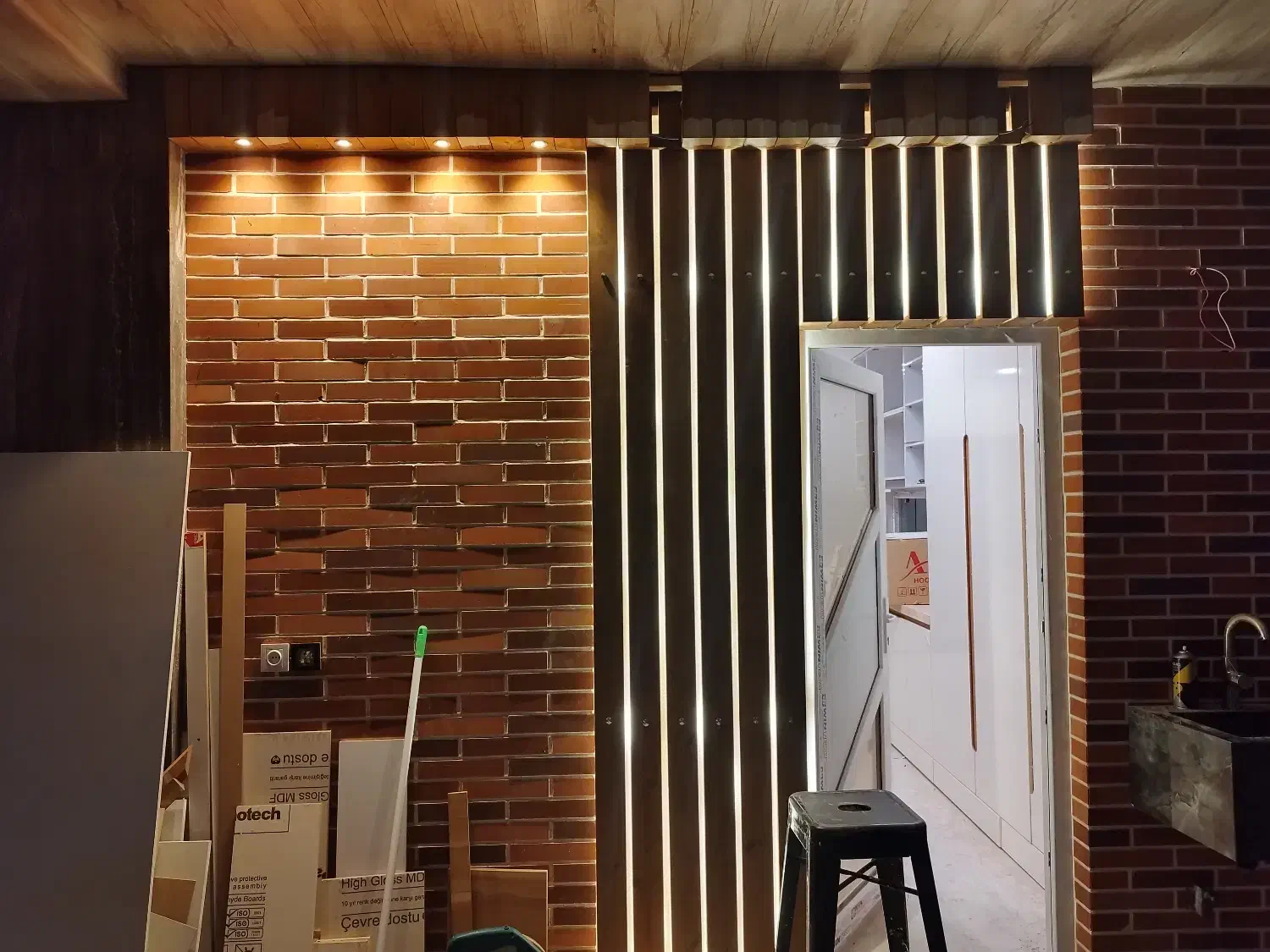 برقکار ساختمان.لاین نوری.هالوژن.نور مخفی.لوستر|خدمات پیشه و مهارت|قزوین, |دیوار