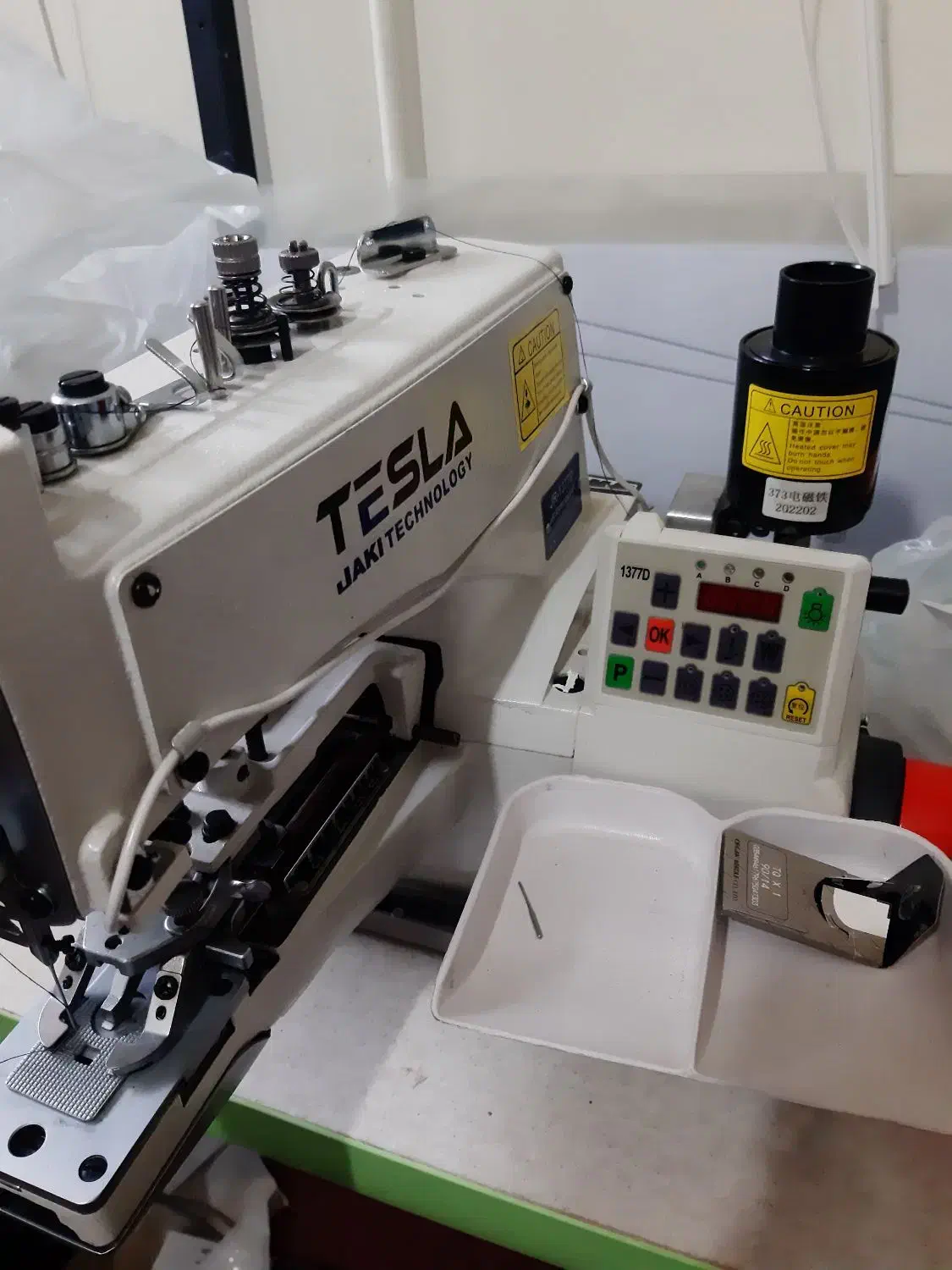 چرخ خیاطی دکمه زن|چرخ خیاطی و ریسندگی|قم, سالاریه|دیوار