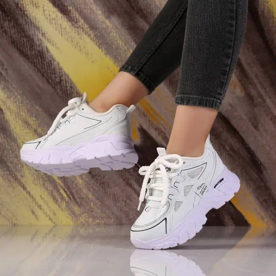 کفش اسپرت لایت سول.. جدیدترین مدل ترندی|کیف، کفش، کمربند|صحنه, |دیوار