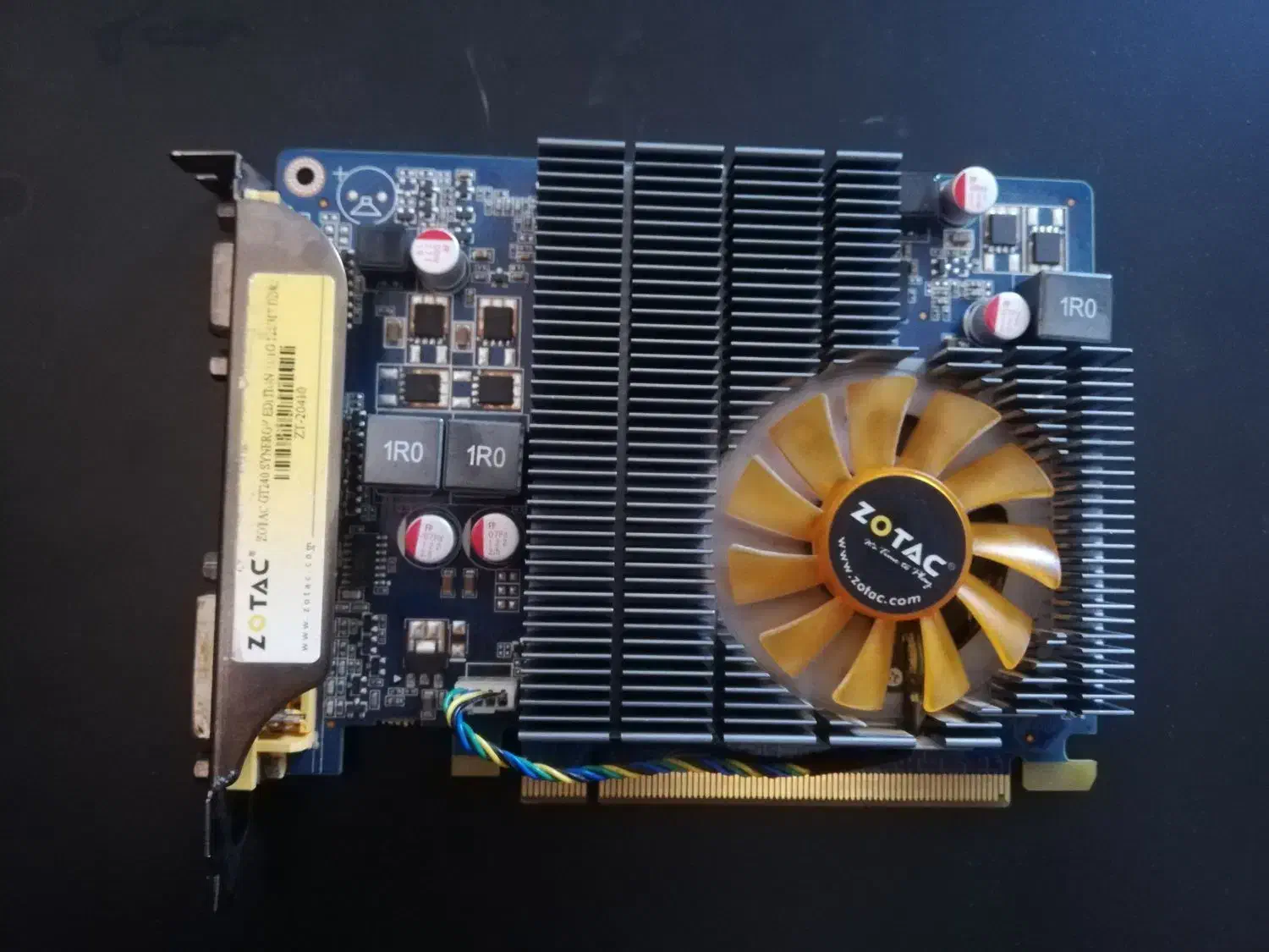 کارت گرافیک 1گیابایت DDR 3|قطعات و لوازم جانبی رایانه|خمین, |دیوار