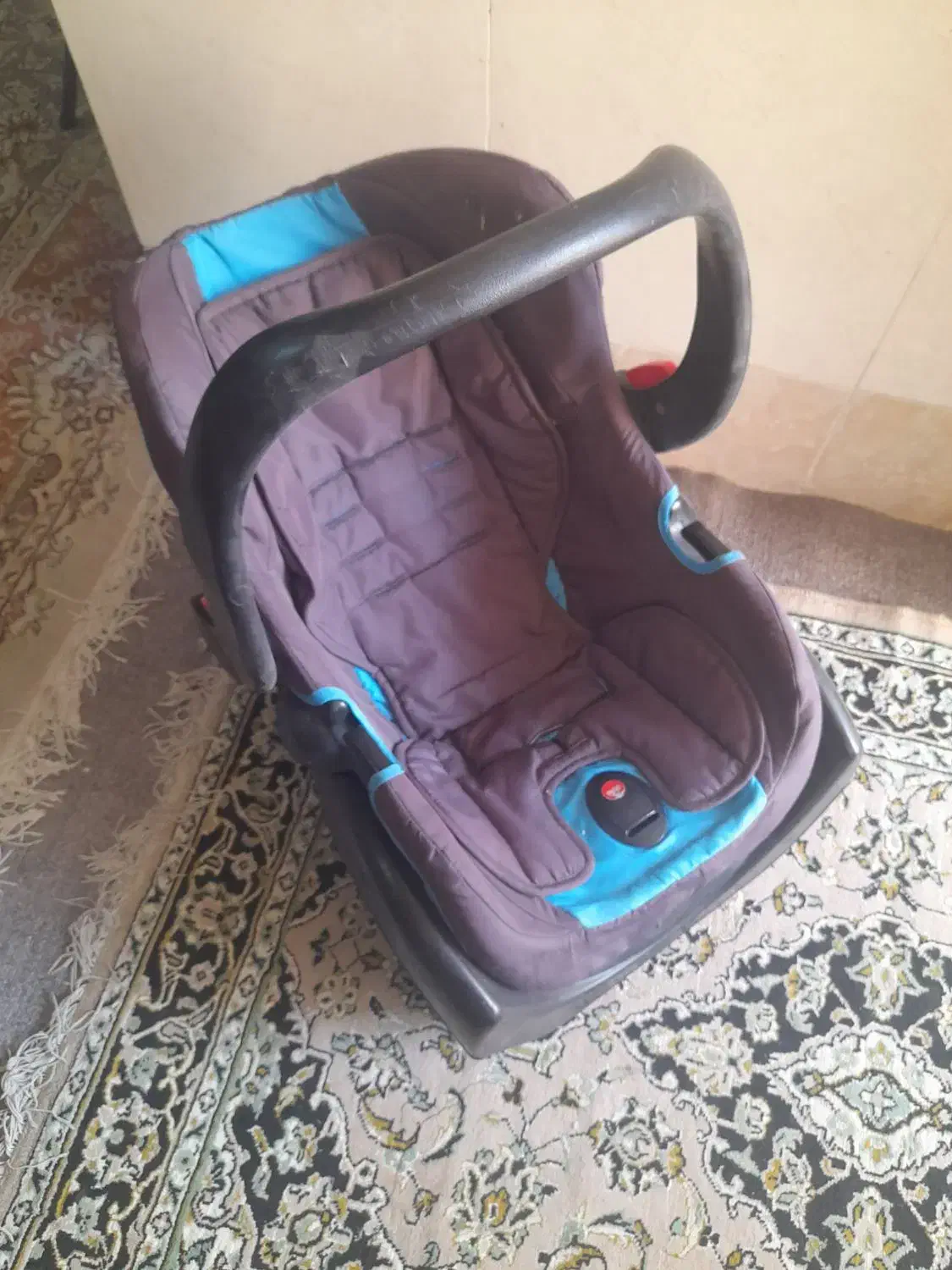 کریر و صندلی ماشین بچه|کالسکه و لوازم جانبی|قم, نوبهار|دیوار