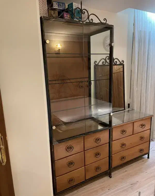 تخت عسلی میز ارایش ویترین متریال چوب روس فرفورژه|تخت و سرویس خواب|تهران, سید خندان (جلفا)|دیوار