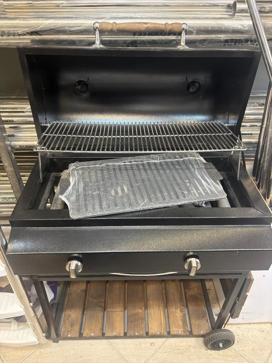 کباب پز گازی مشکی کوره ای با درب و گریل پایه کامل|اجاق گاز و لوازم برقی پخت‌وپز|مشهد, گوهرشاد|دیوار