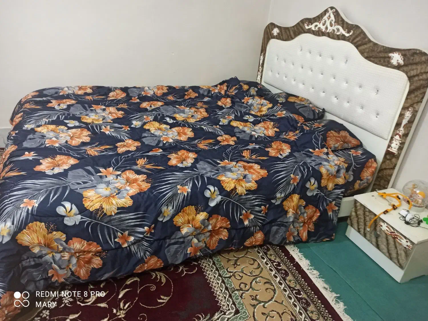 تختخواب دو نفره|تخت و سرویس خواب|شاهین‌شهر, گزبرخوار|دیوار