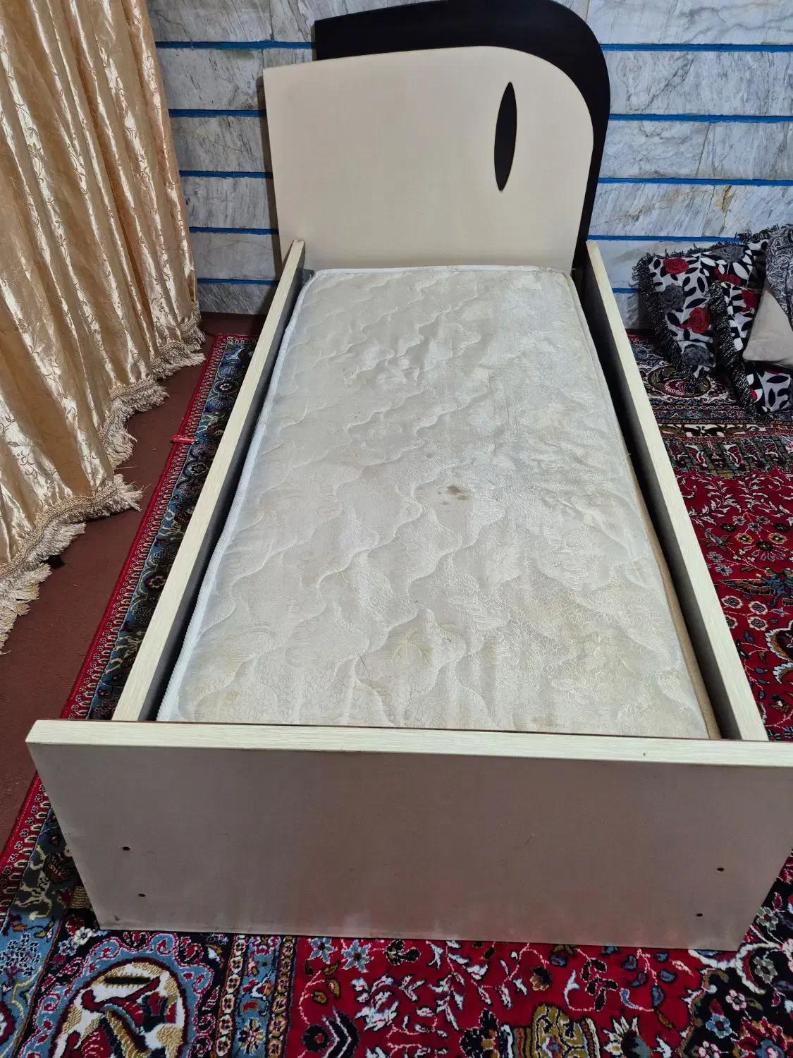 تختخواب|تخت و سرویس خواب|اقبالیه, |دیوار